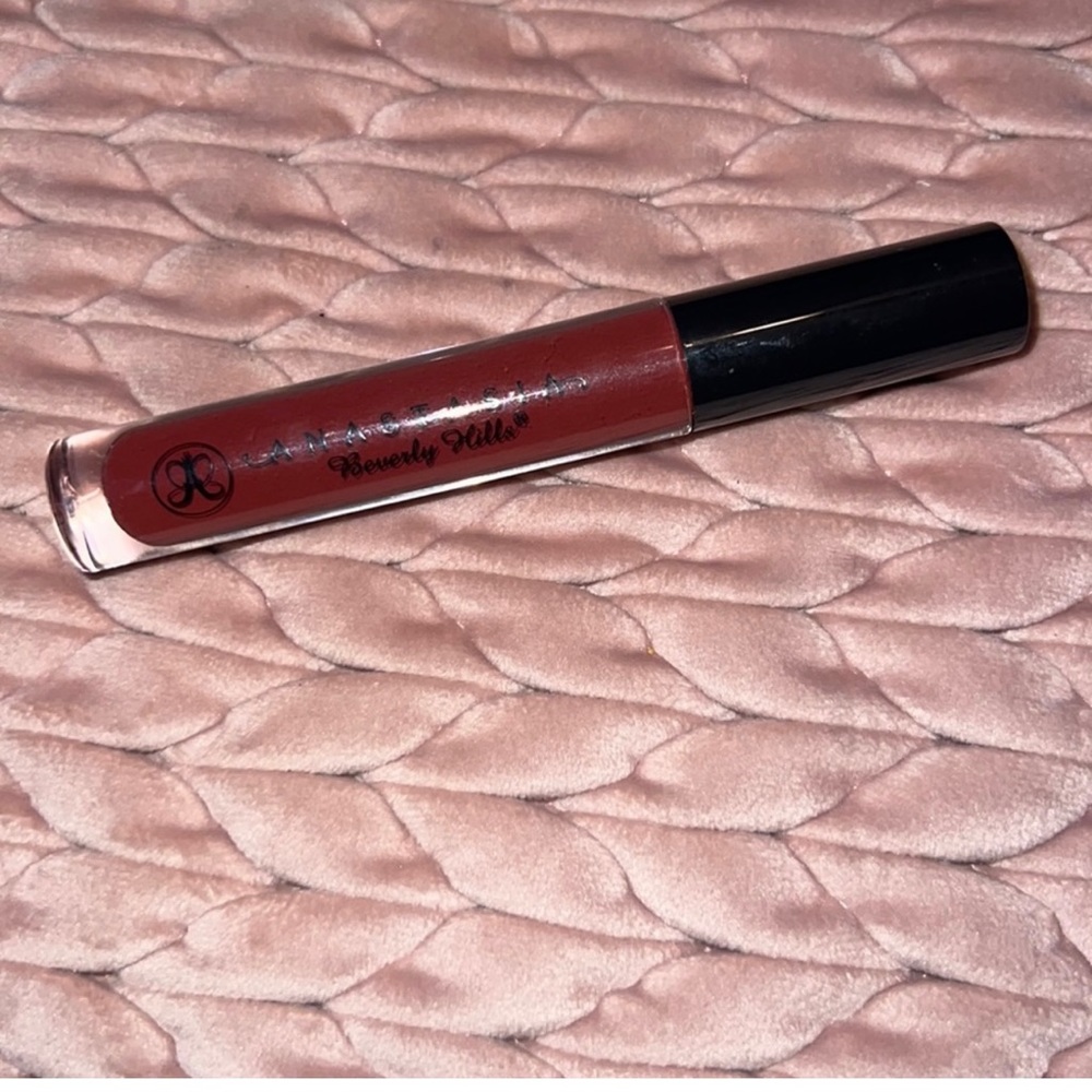Anastasia Beverly Hills Bordeaux lip gloss